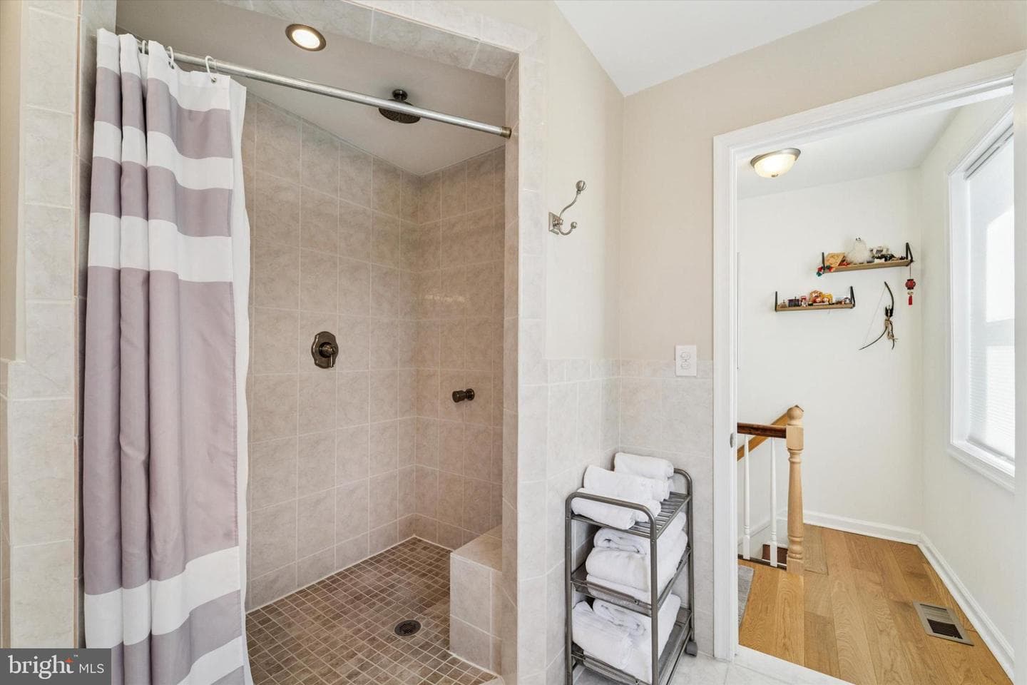 532 E Cabot Street photo 14