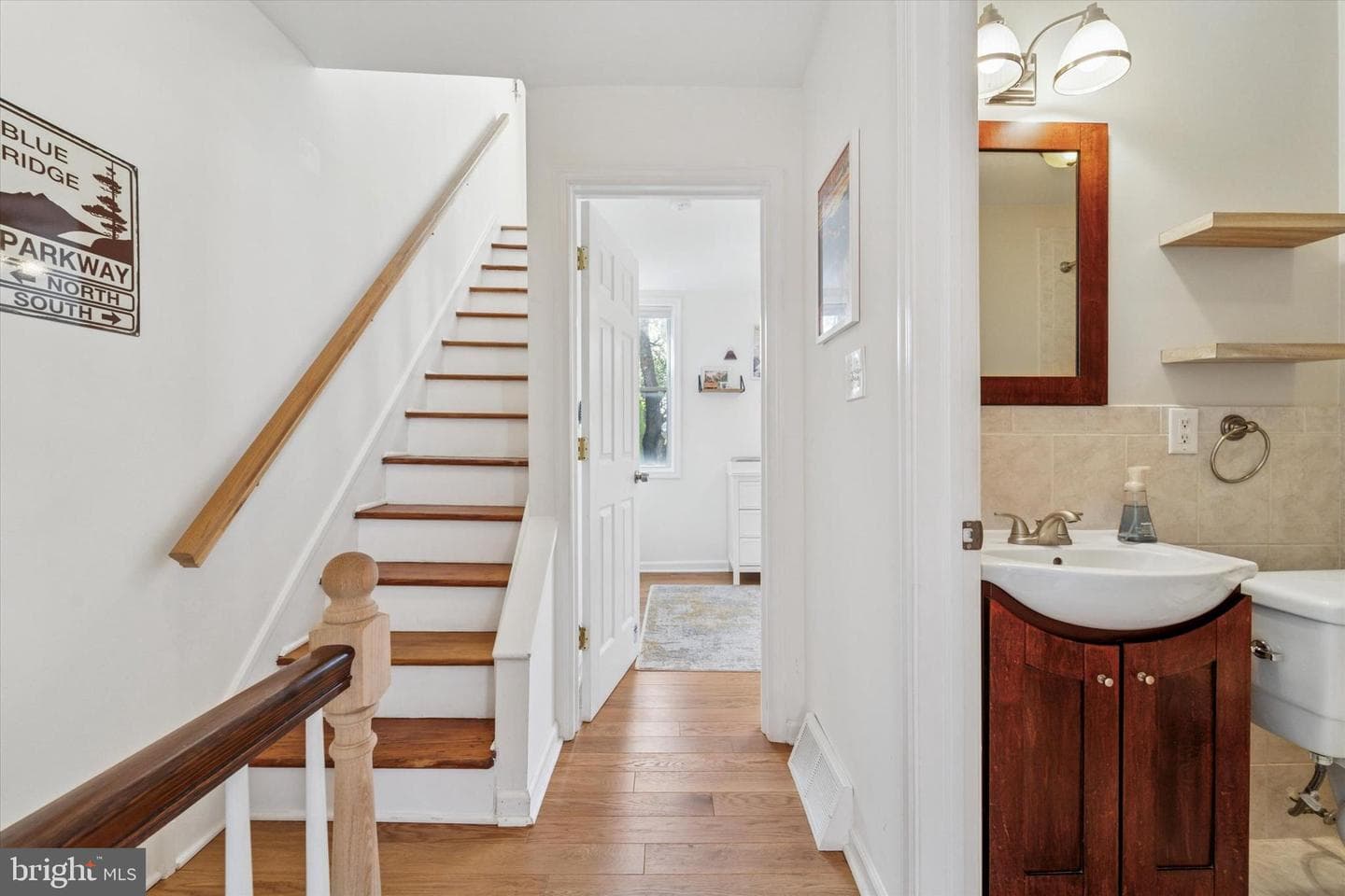 532 E Cabot Street photo 19
