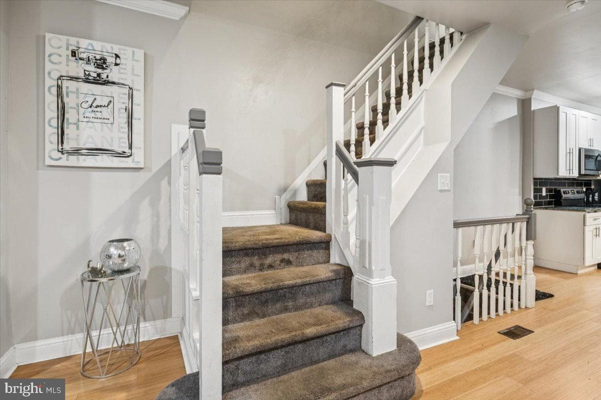 1529 N Robinson Street photo 14
