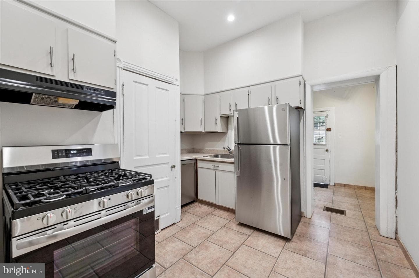 247 W Haines Street photo 12