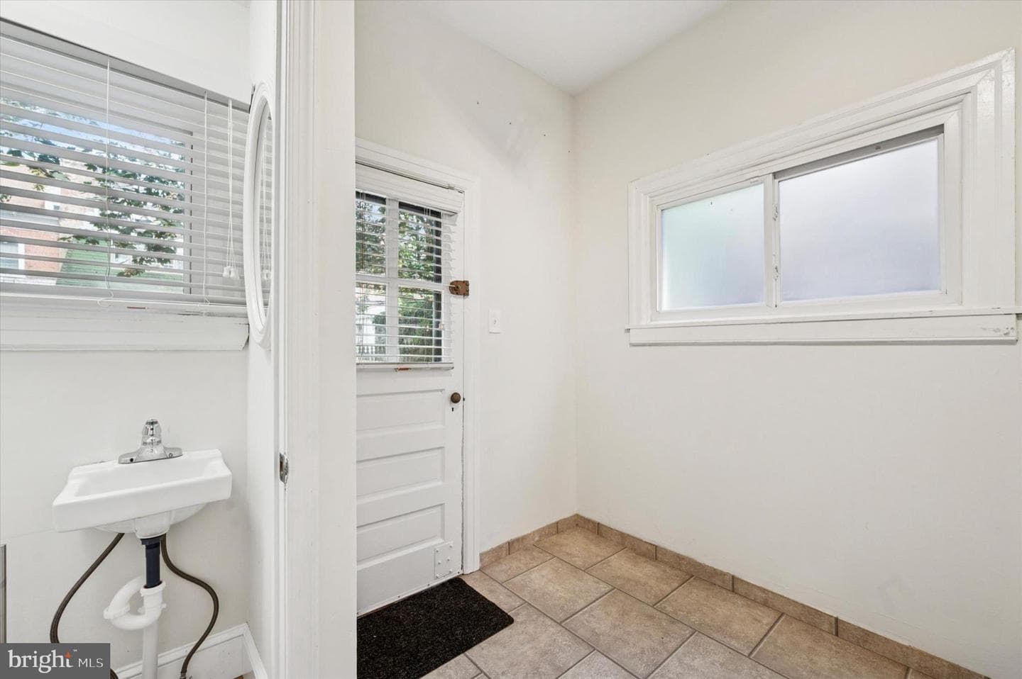 247 W Haines Street photo 15