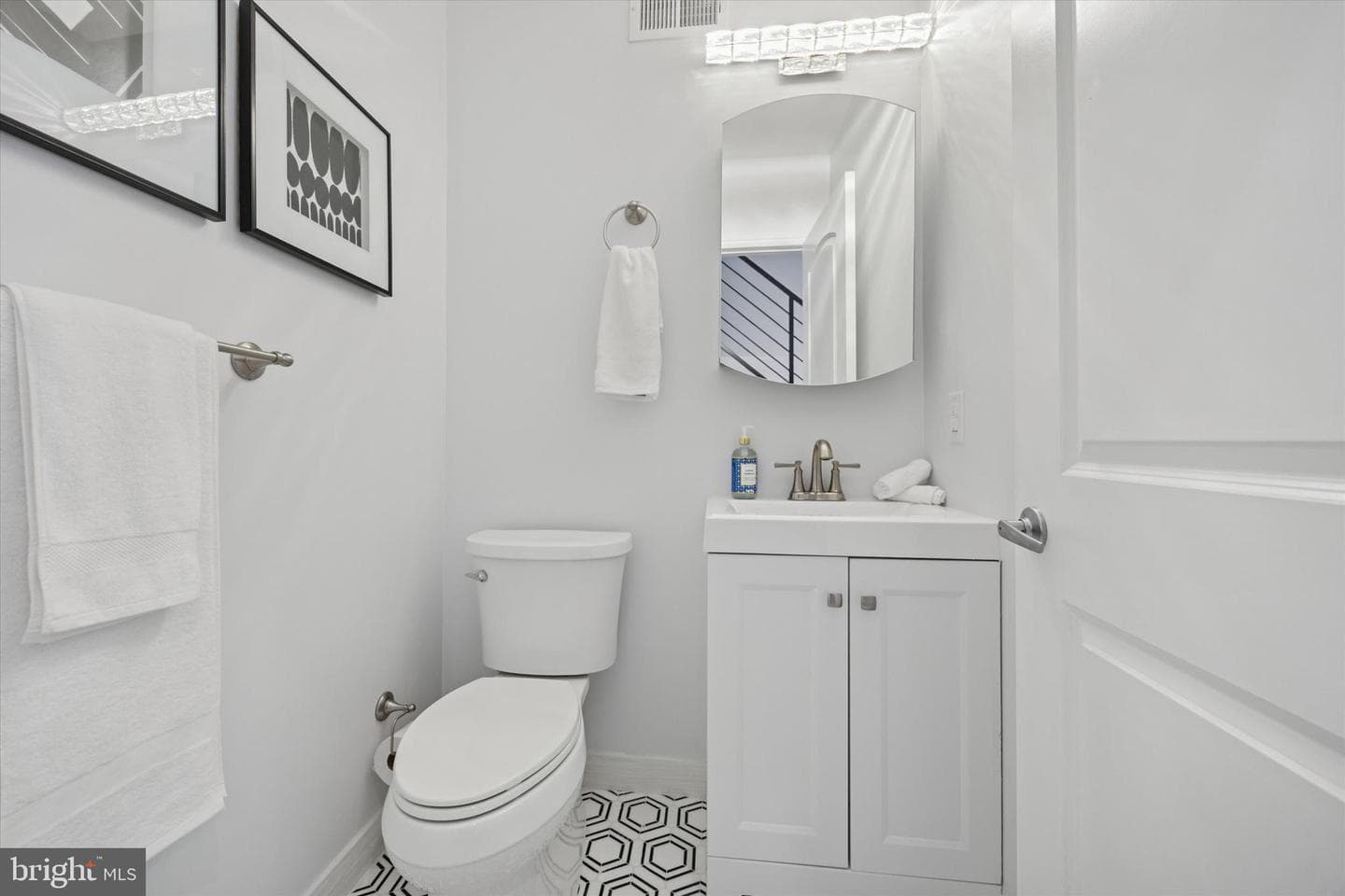 2220 E Harold Street photo 6