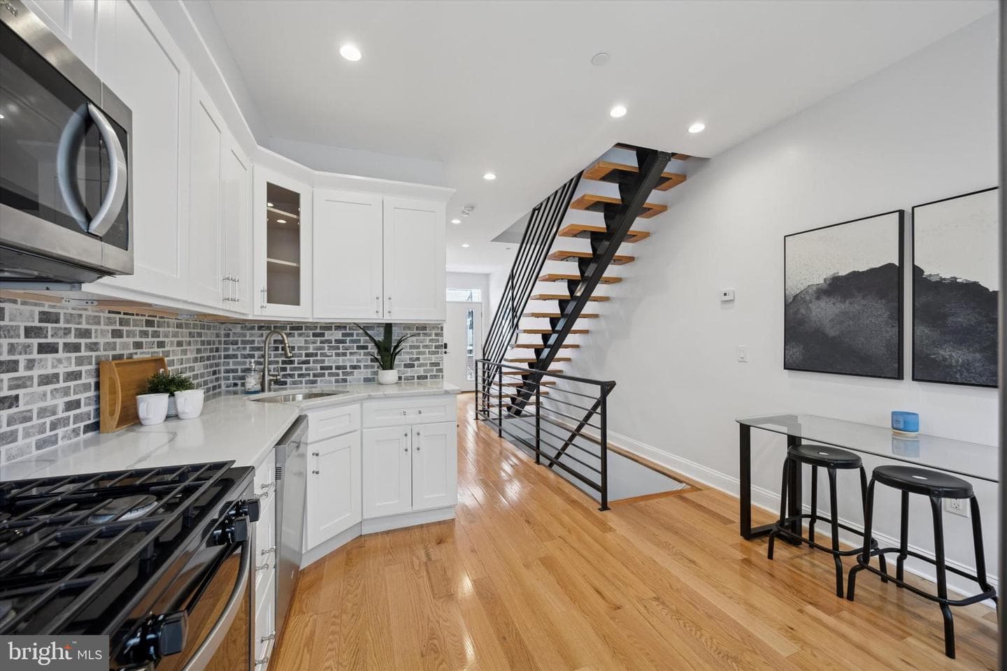 2220 E Harold Street photo 9