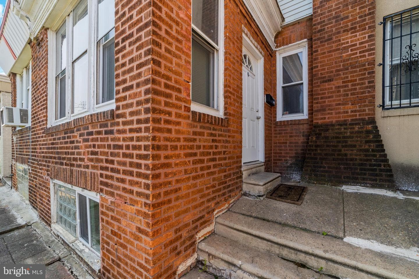 604 E Wyoming Avenue photo 4