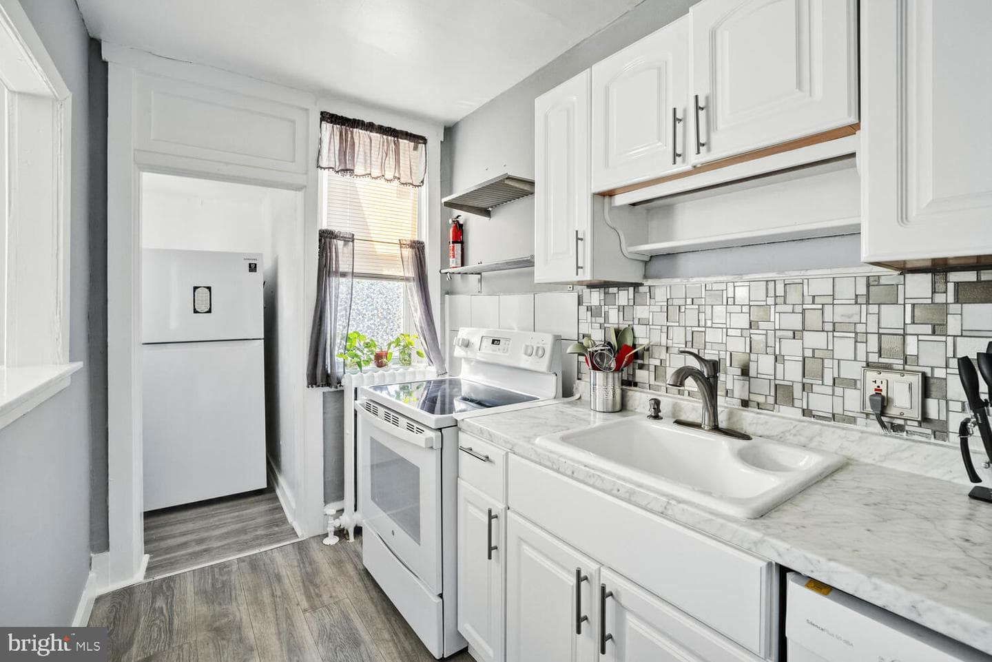 5221 Akron Street photo 12