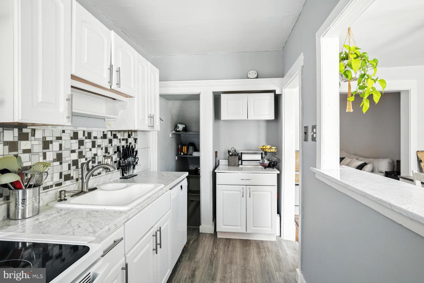 5221 Akron Street photo 13