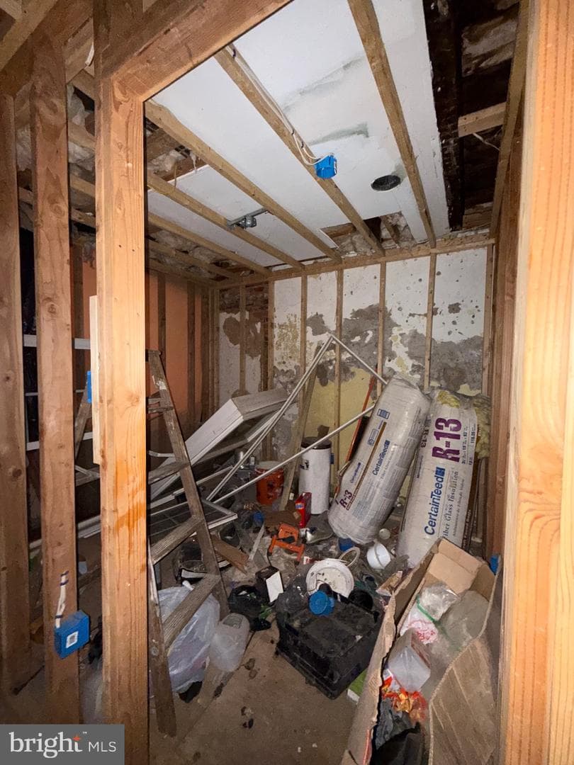 2609 N Waterloo Street photo 13