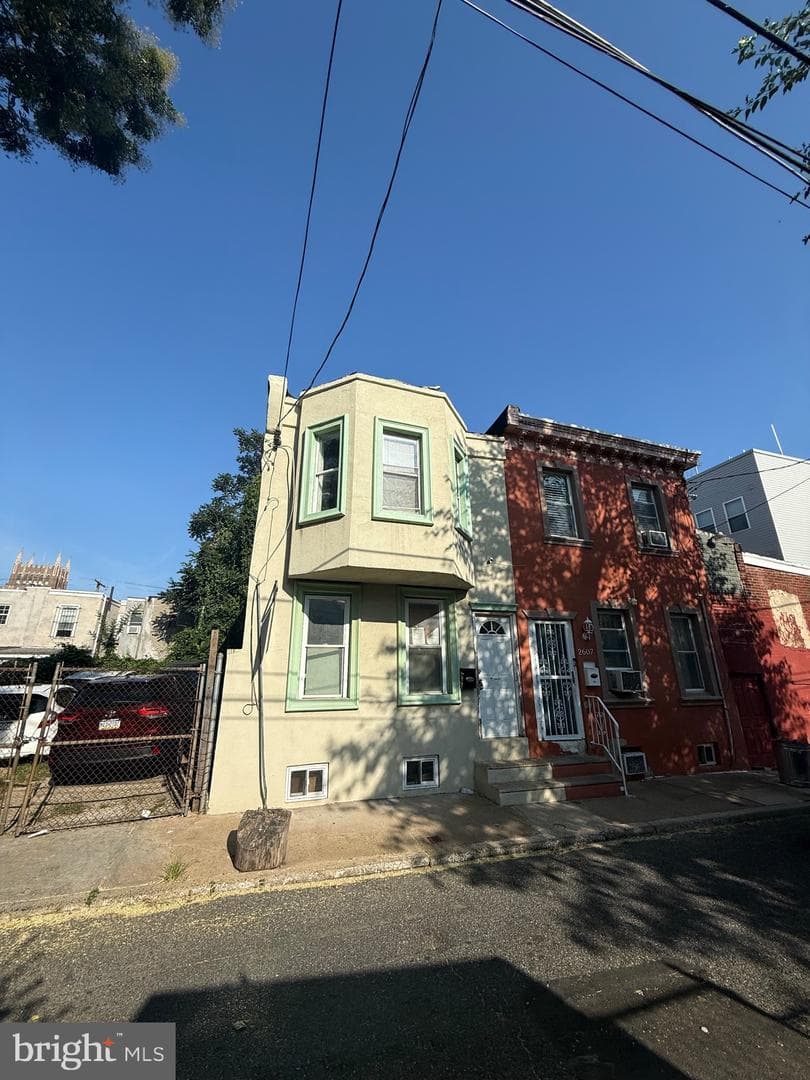 2609 N Waterloo Street photo 3