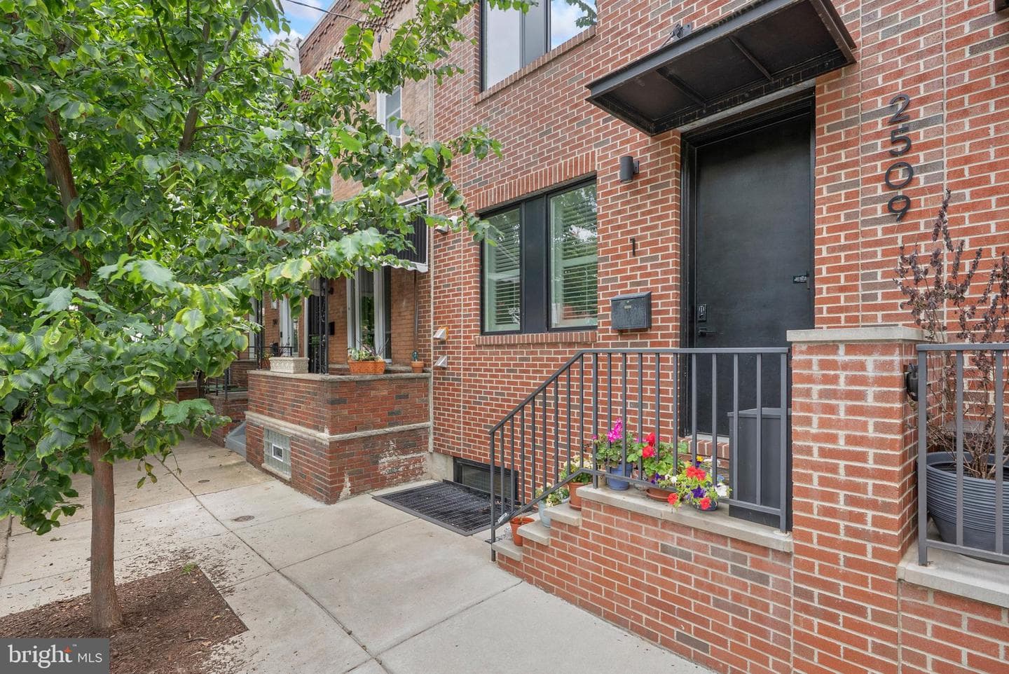2509 Grays Ferry Avenue #1 photo 2