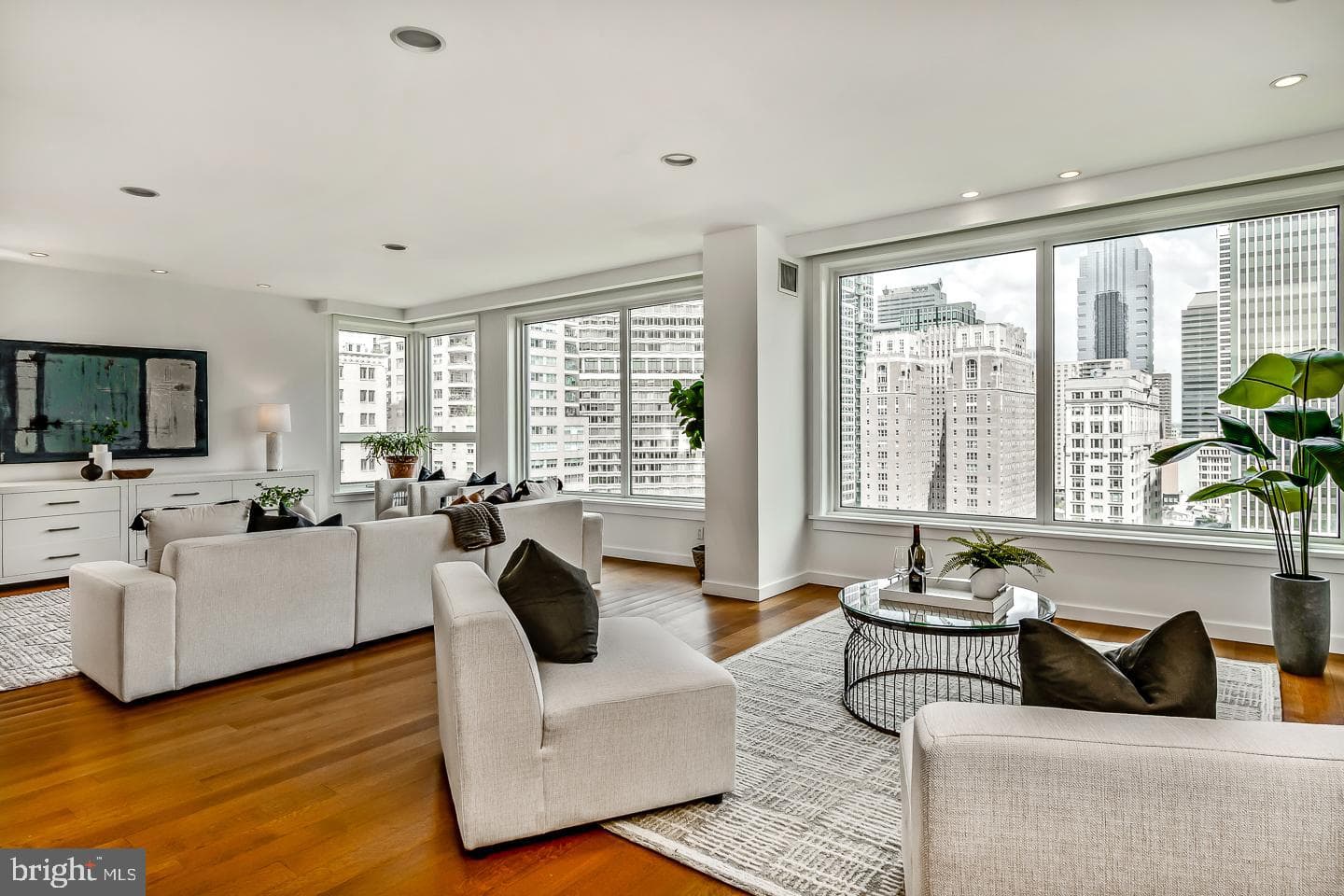 1820 Rittenhouse Square #1601 photo 13