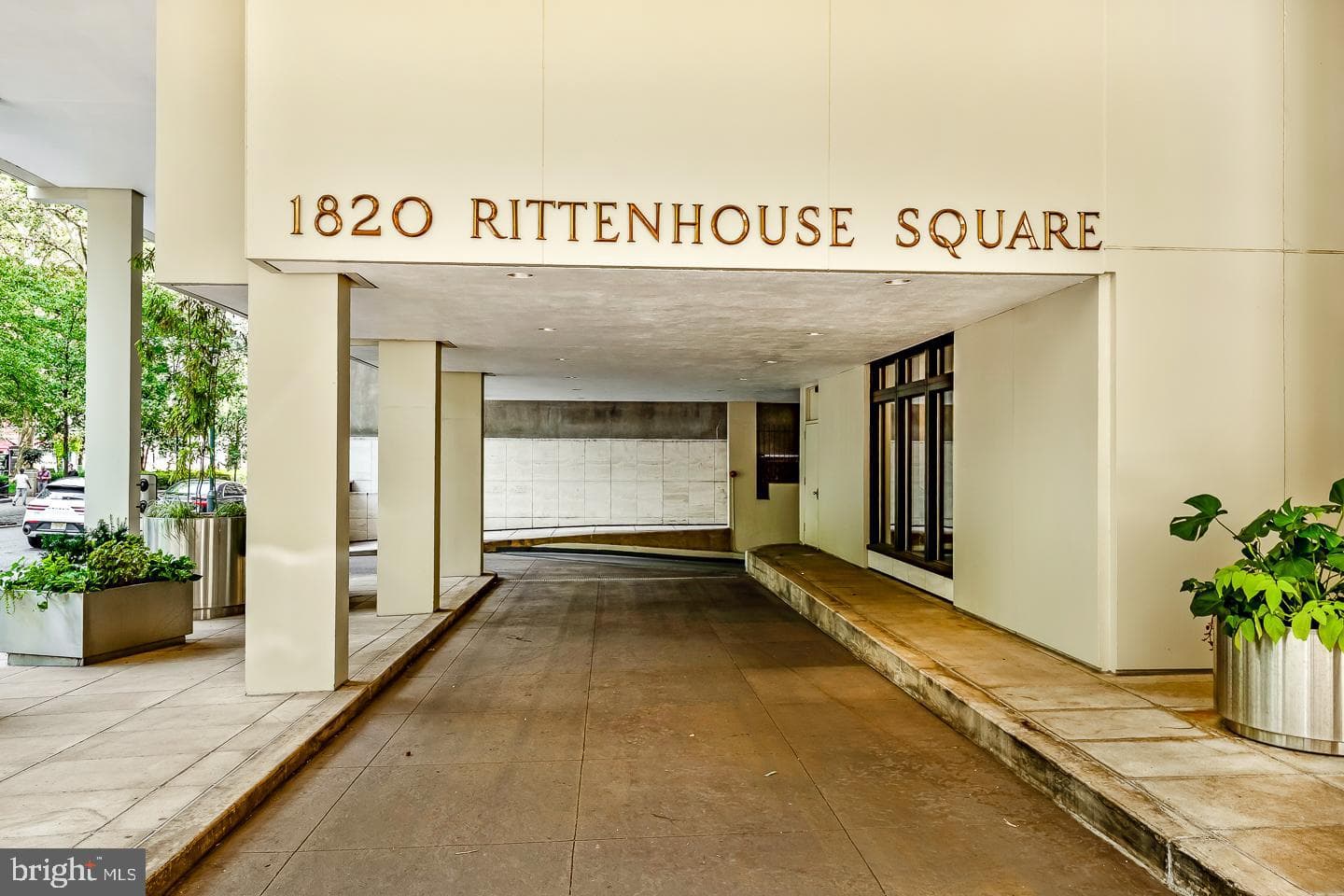 1820 Rittenhouse Square #1601 photo 3