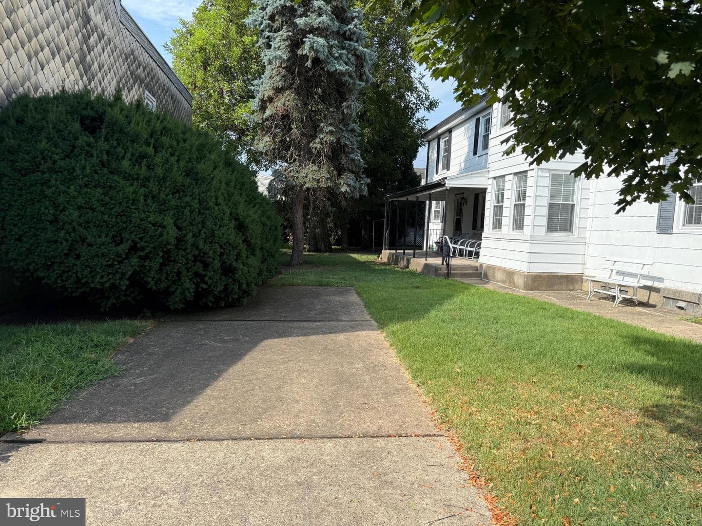 2824 Pratt Street photo 4