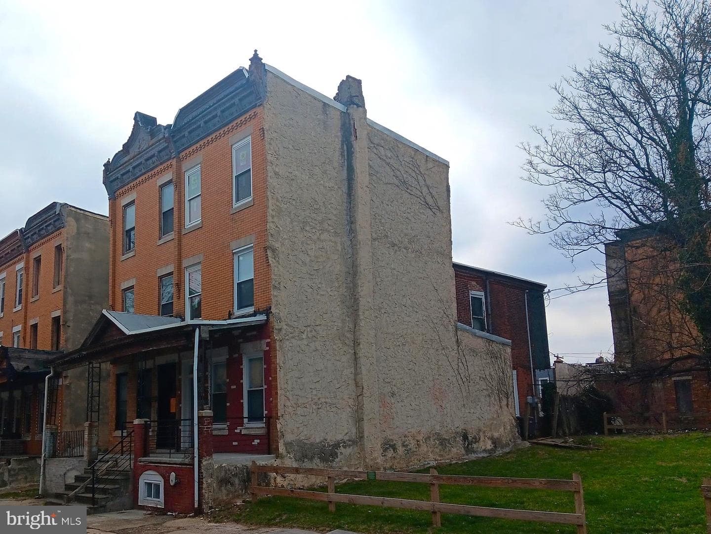 3146 Euclid Avenue photo 2