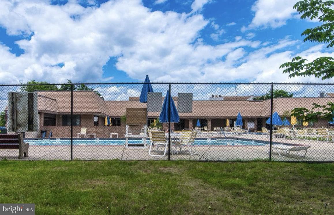 47201 Delaire Landing Road #201 photo 15