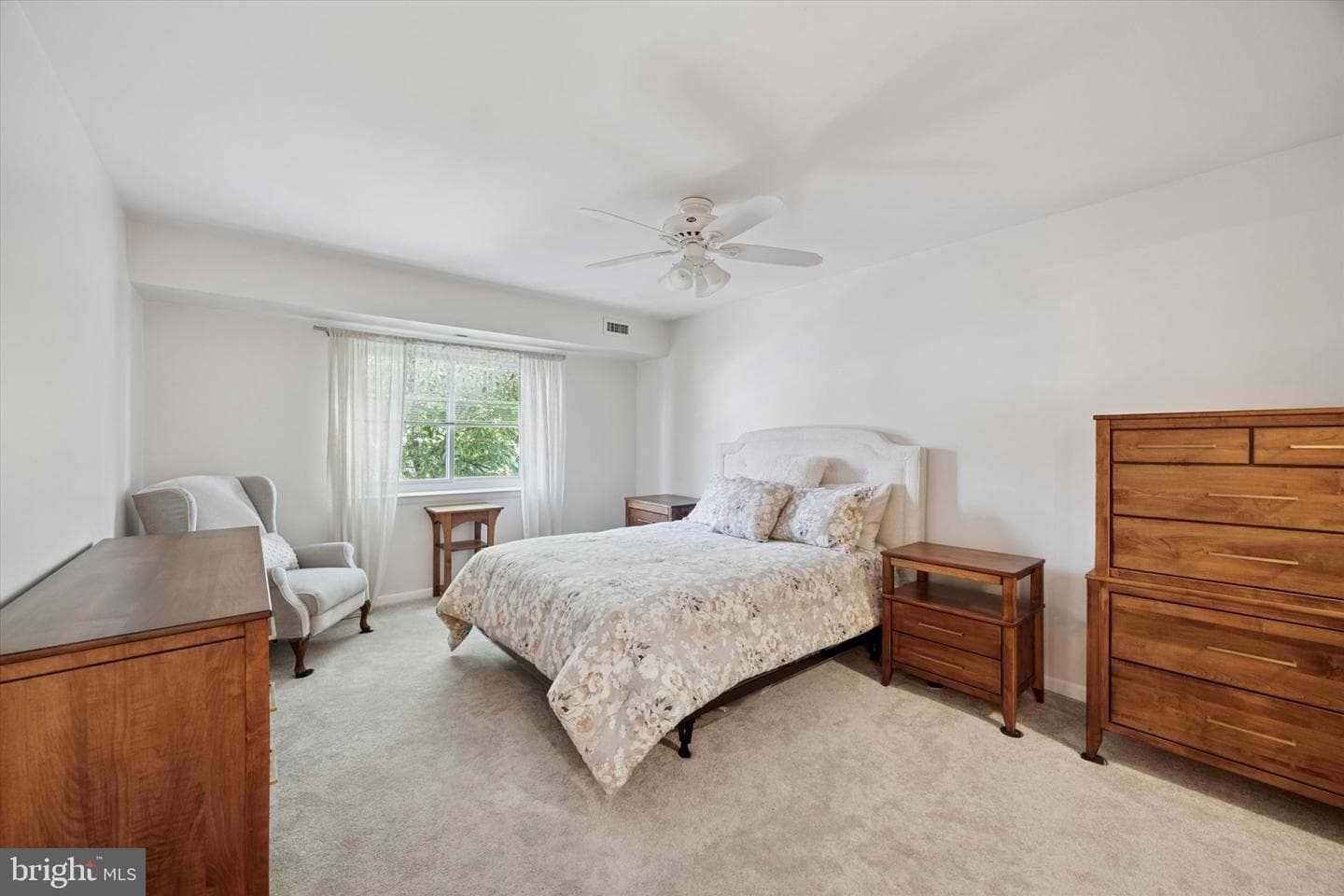 47201 Delaire Landing Road #201 photo 8