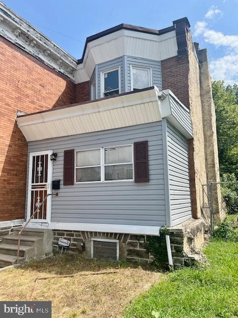 544 E Walnut Lane photo 2
