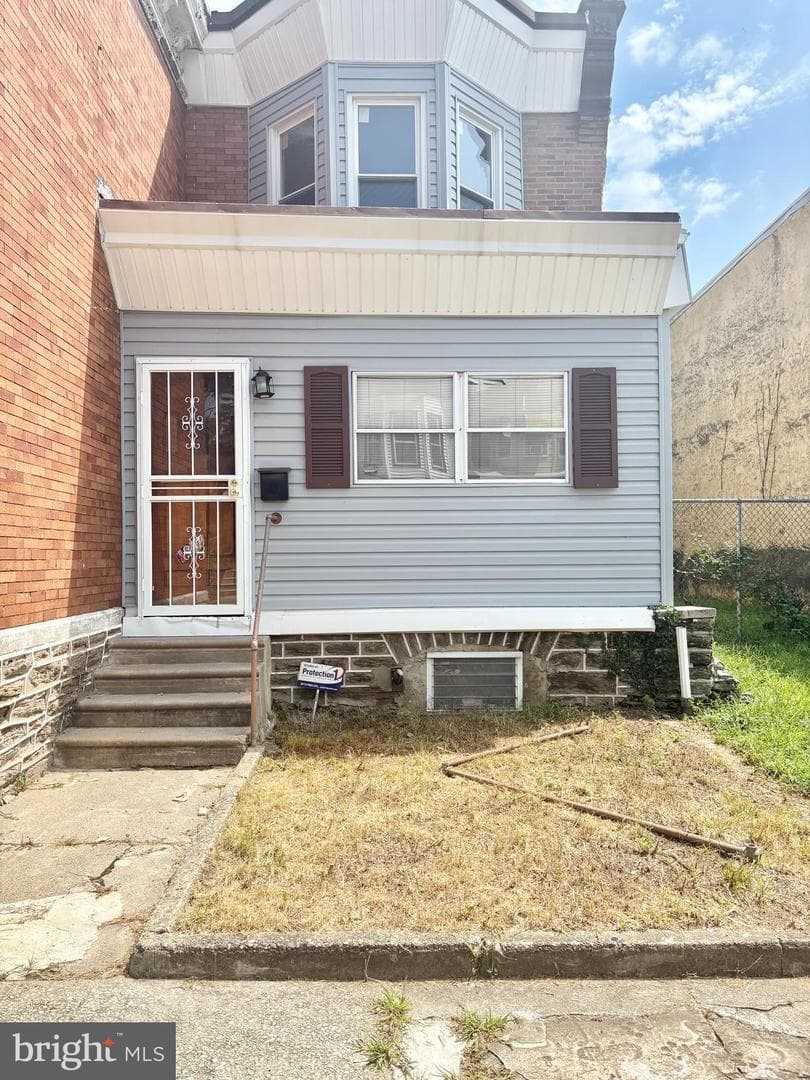 544 E Walnut Lane photo 3