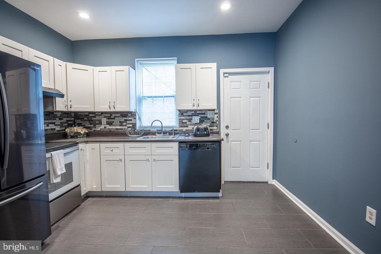 1510 W York Street photo 10