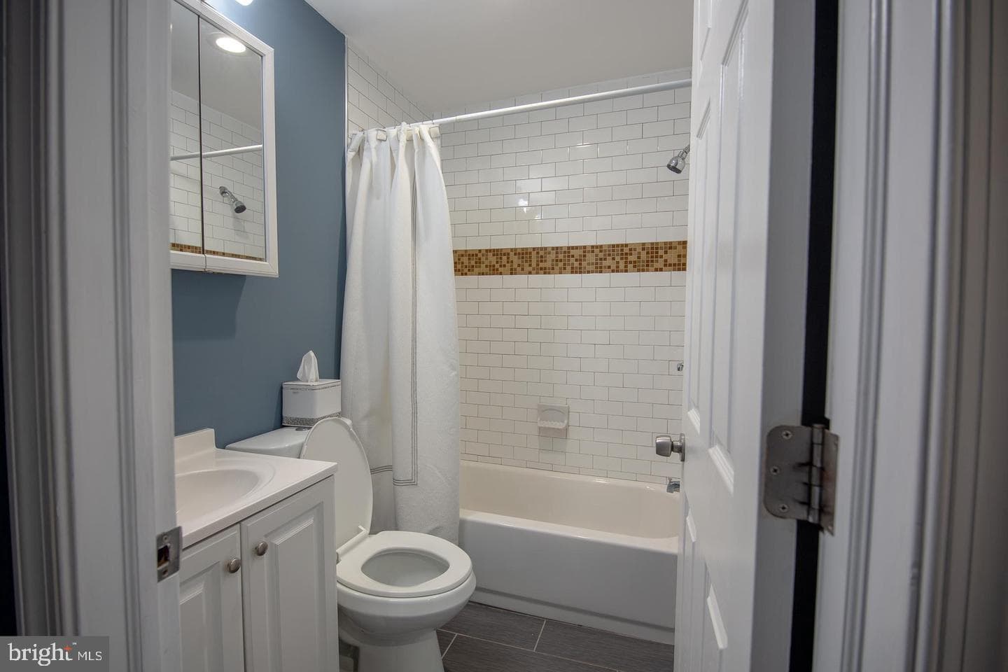 1510 W York Street photo 16