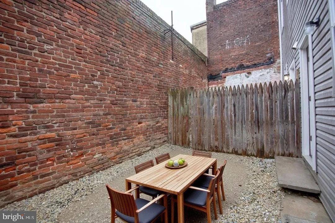 1510 W York Street photo 28