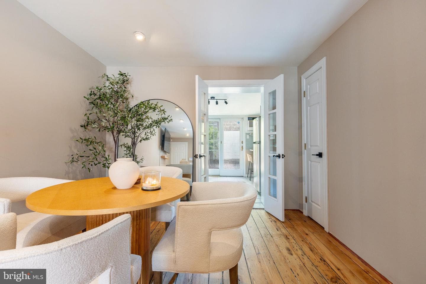 142 Watkins Street photo 7