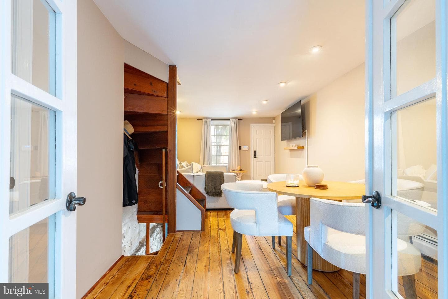 142 Watkins Street photo 8