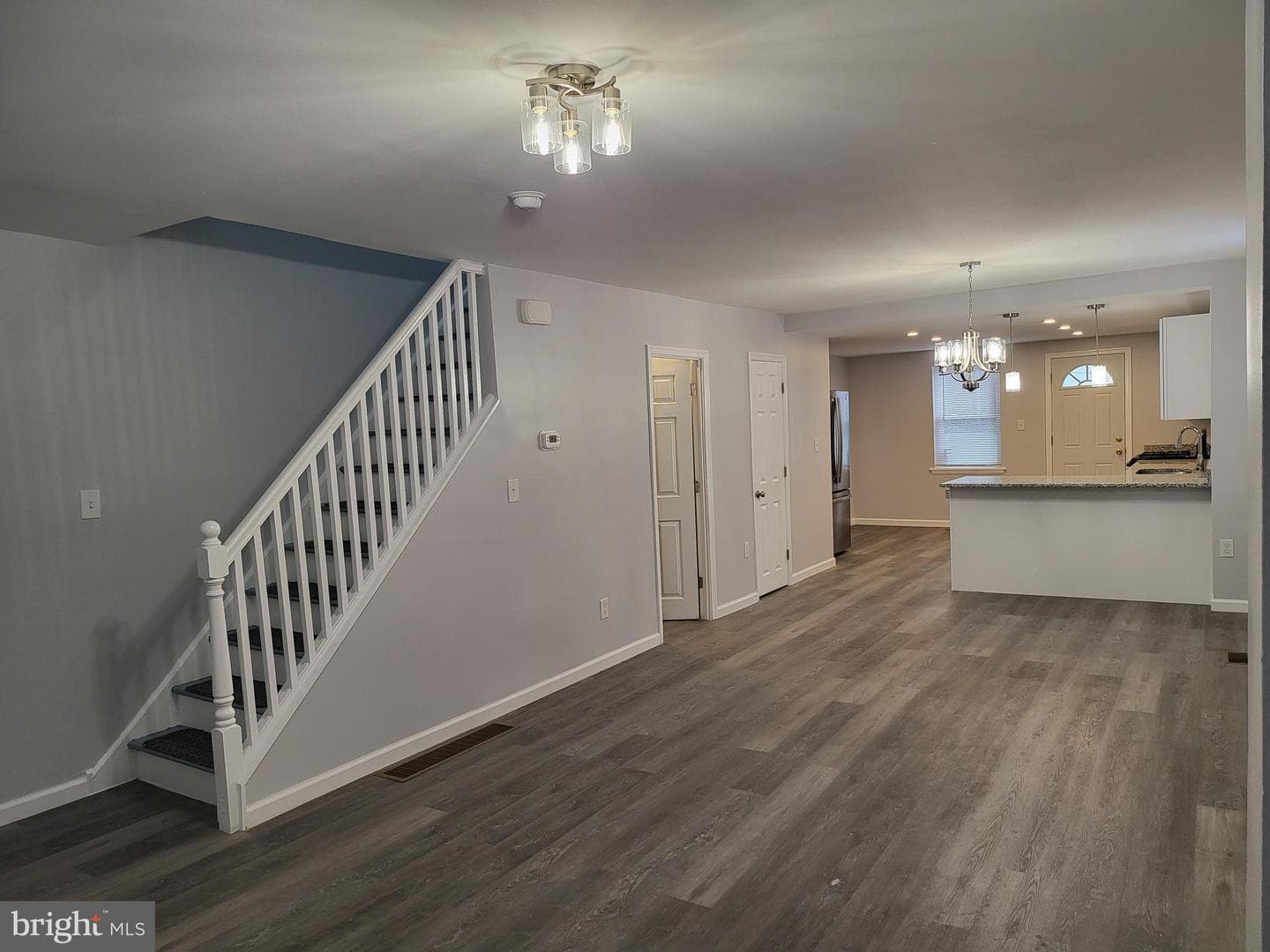 228 N Cecil Street photo 11