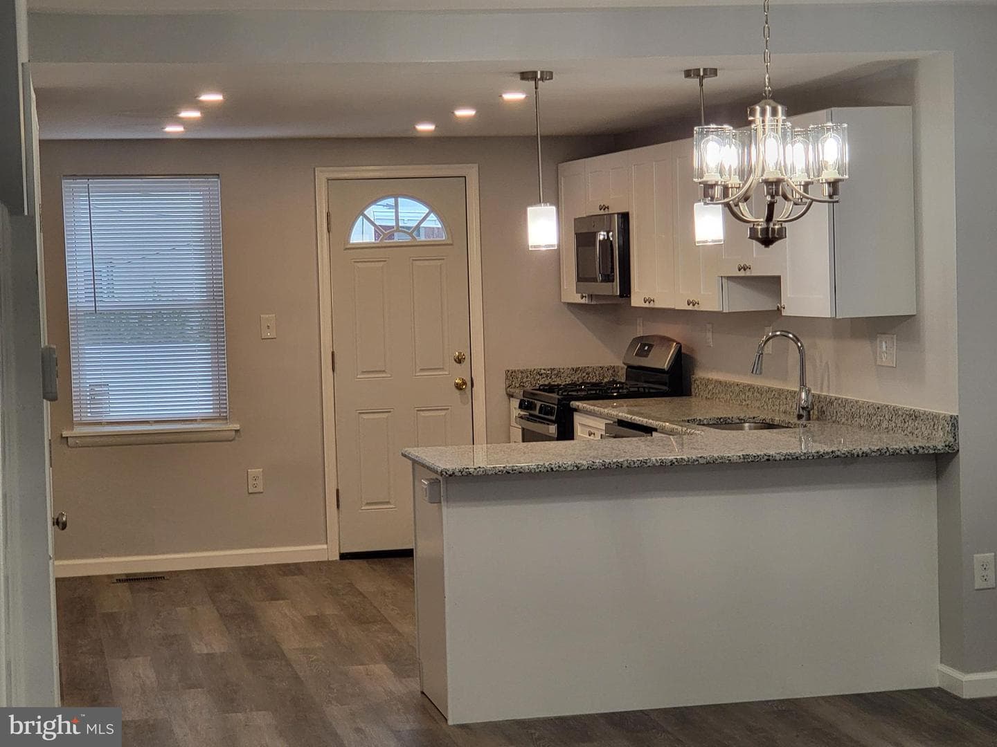 228 N Cecil Street photo 12