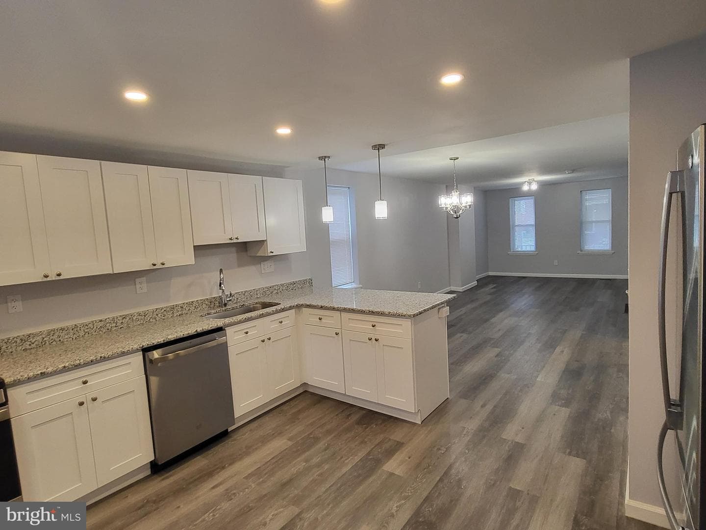 228 N Cecil Street photo 17