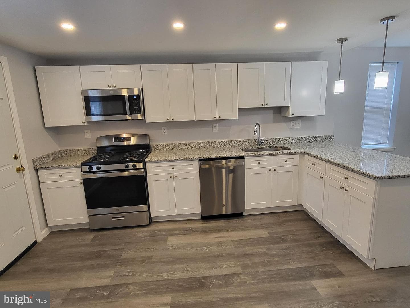 228 N Cecil Street photo 18