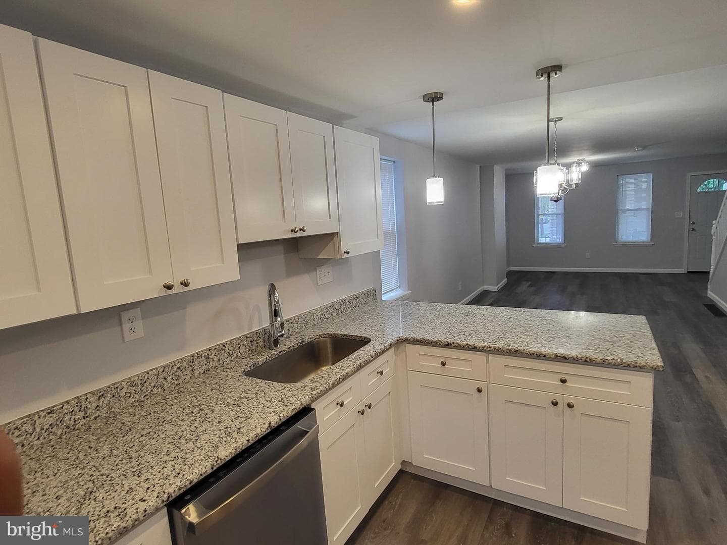 228 N Cecil Street photo 19