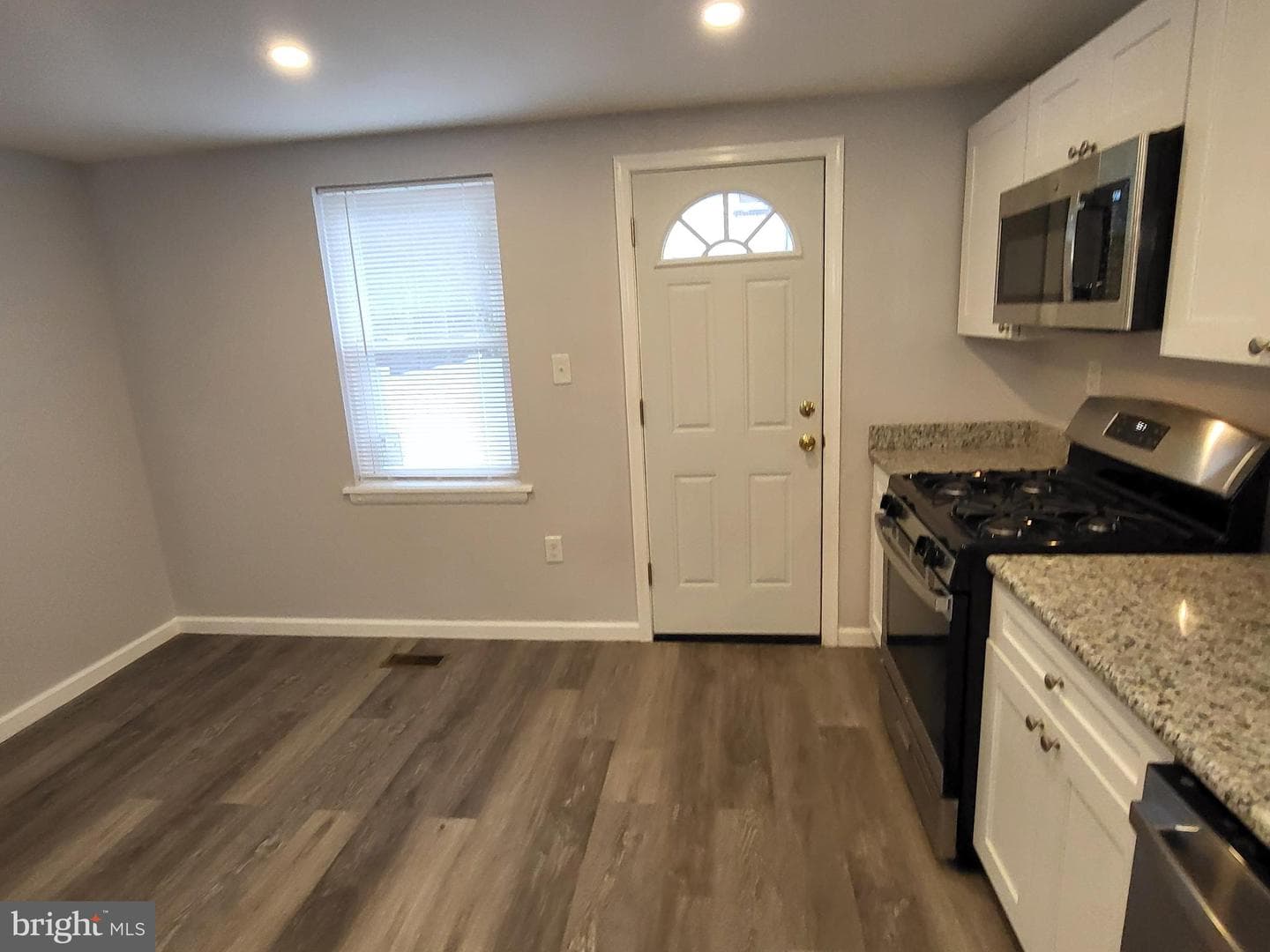228 N Cecil Street photo 21