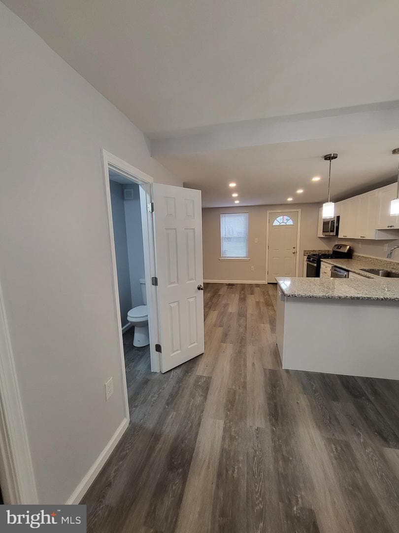 228 N Cecil Street photo 23