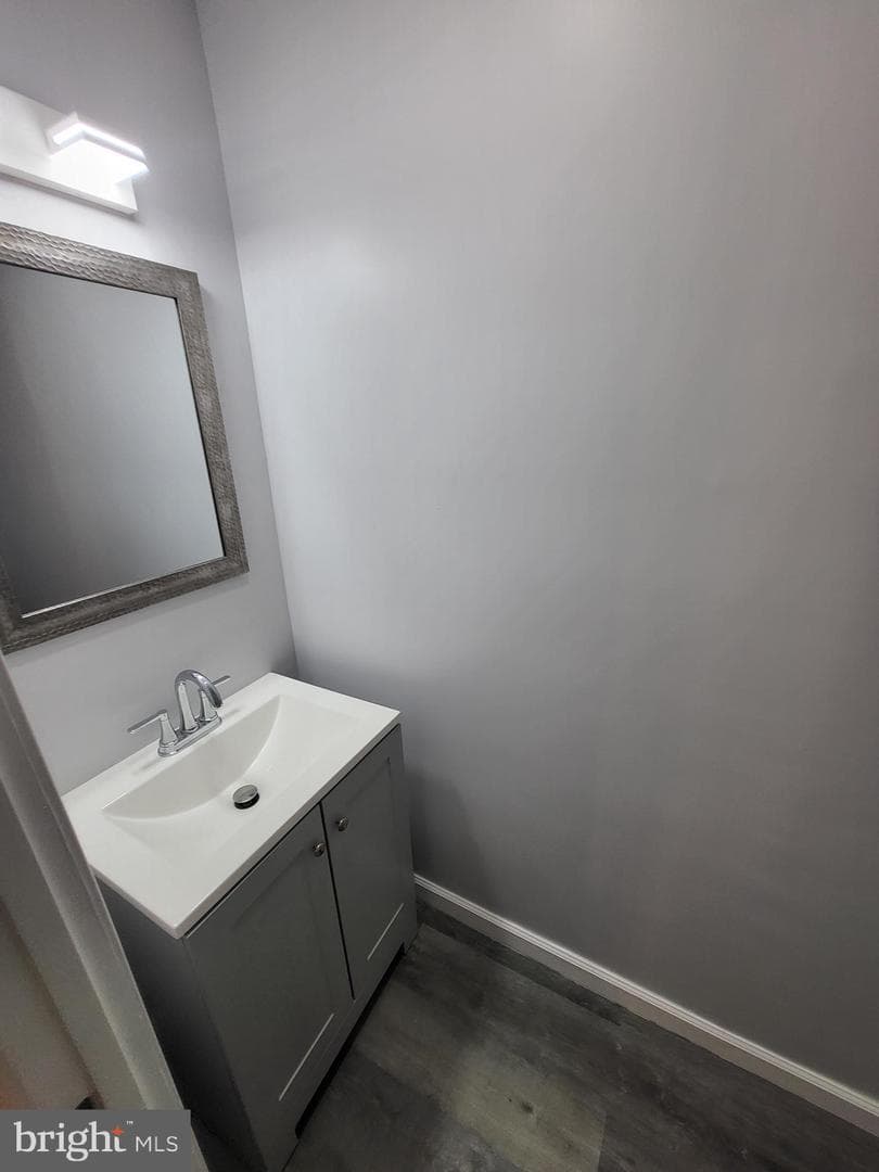 228 N Cecil Street photo 25