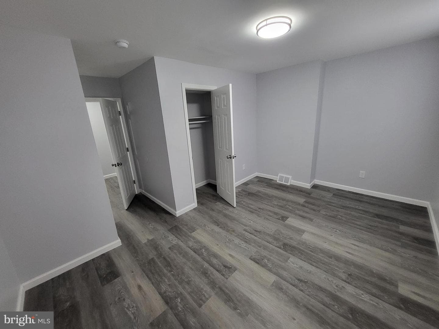 228 N Cecil Street photo 29