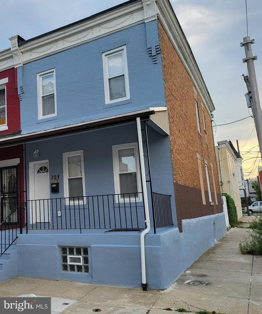 228 N Cecil Street photo 3