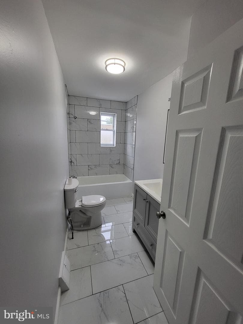 228 N Cecil Street photo 35