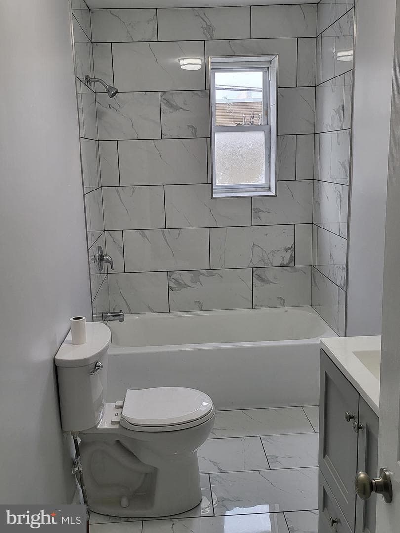 228 N Cecil Street photo 36