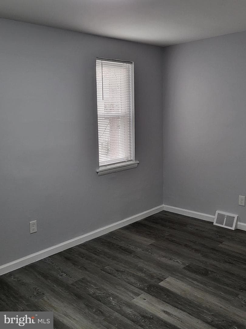 228 N Cecil Street photo 37