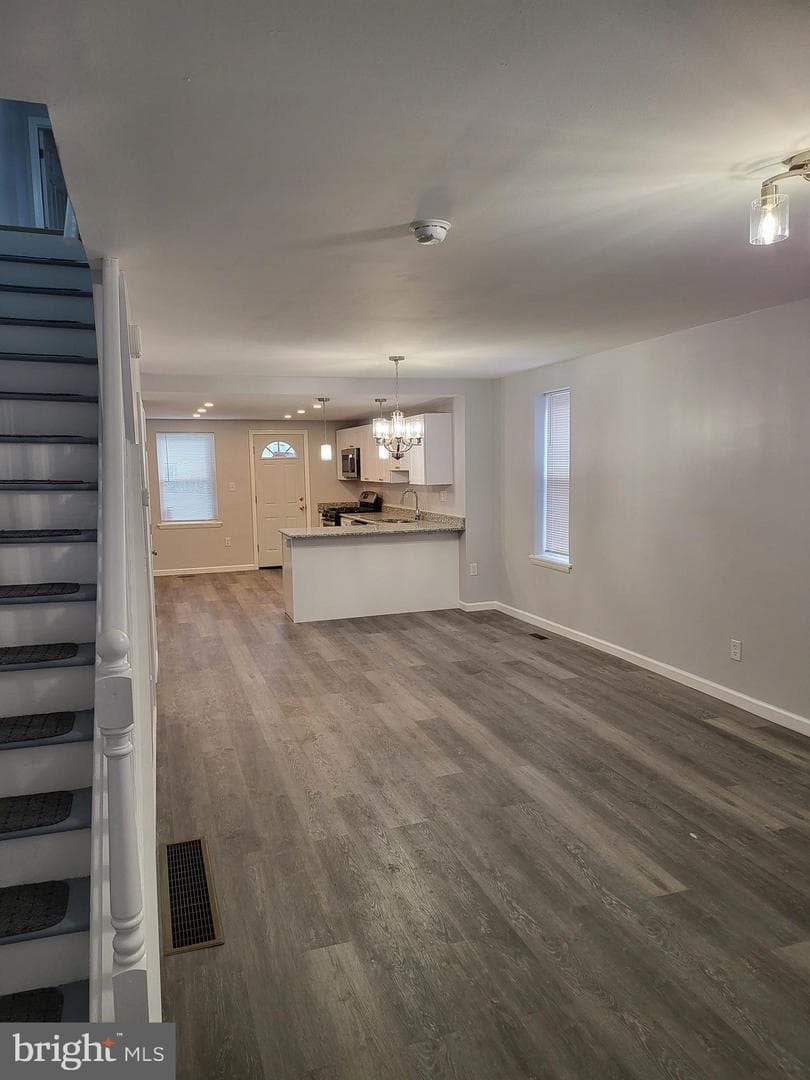 228 N Cecil Street photo 6