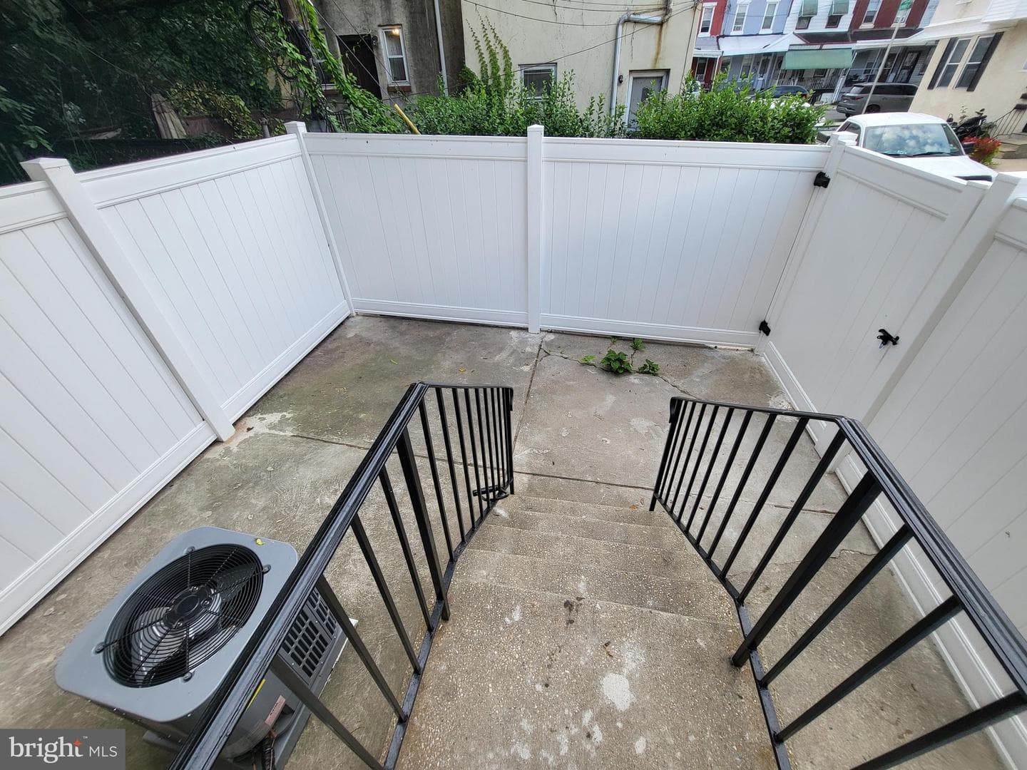 228 N Cecil Street photo 60