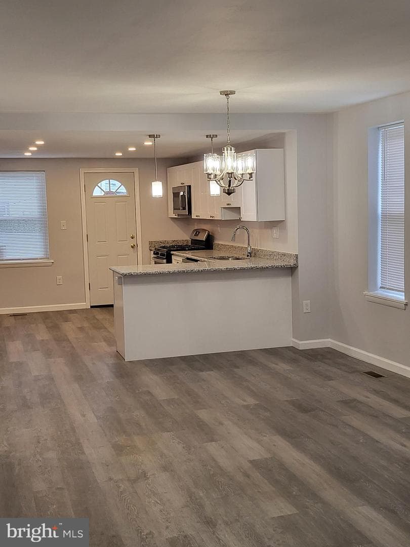 228 N Cecil Street photo 7