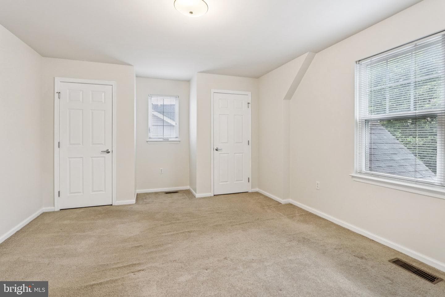 3716 Merrick Road photo 11