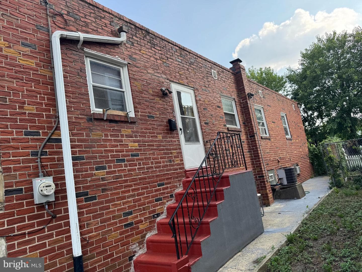 4416 E Howell Street photo 4