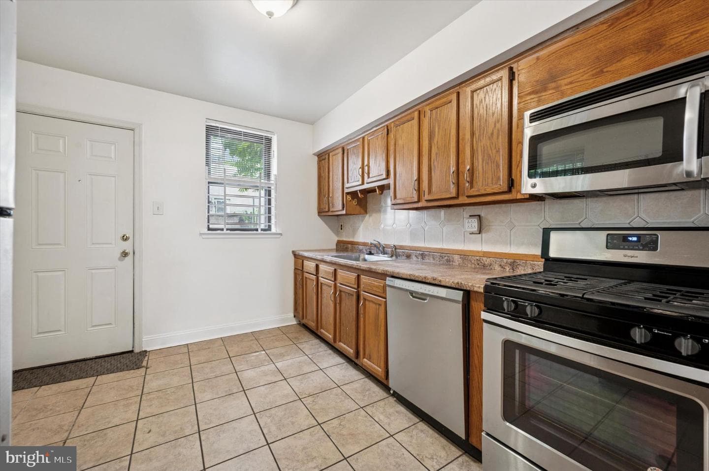 1710 Edgley Street photo 19