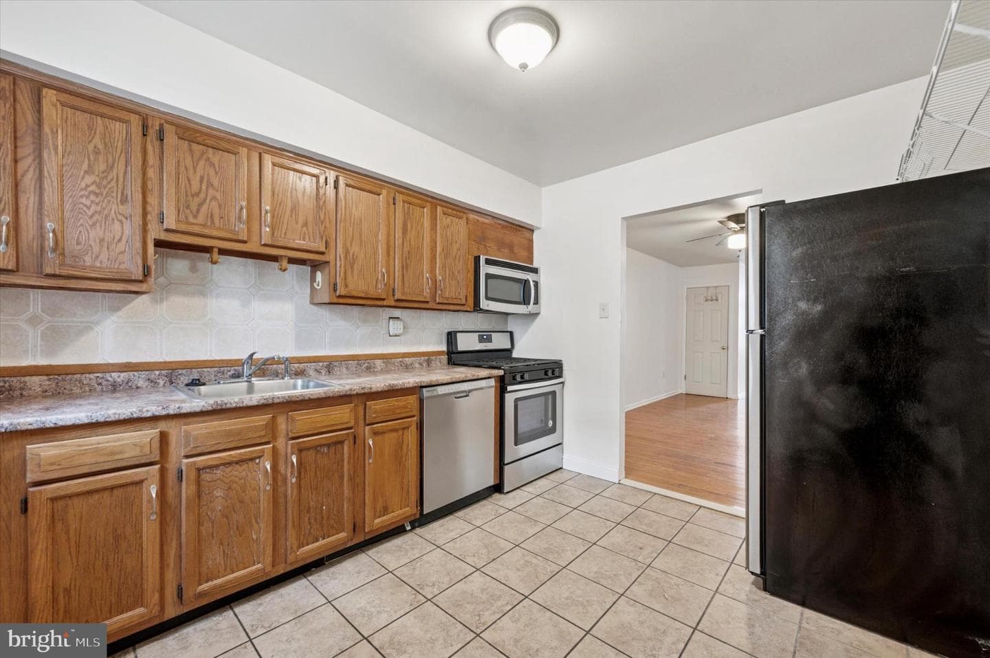 1710 Edgley Street photo 20