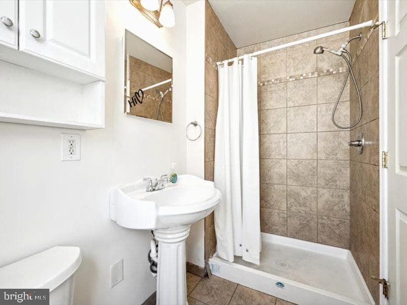 1710 Edgley Street photo 4