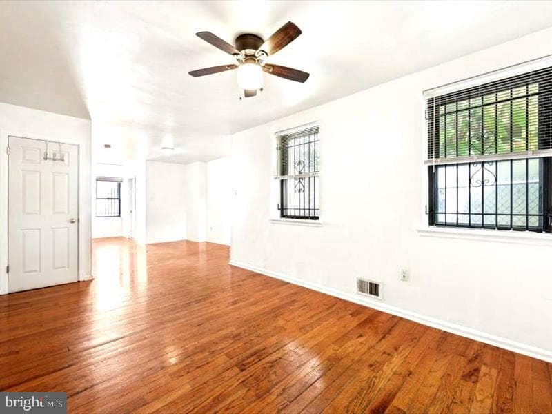 1710 Edgley Street photo 6