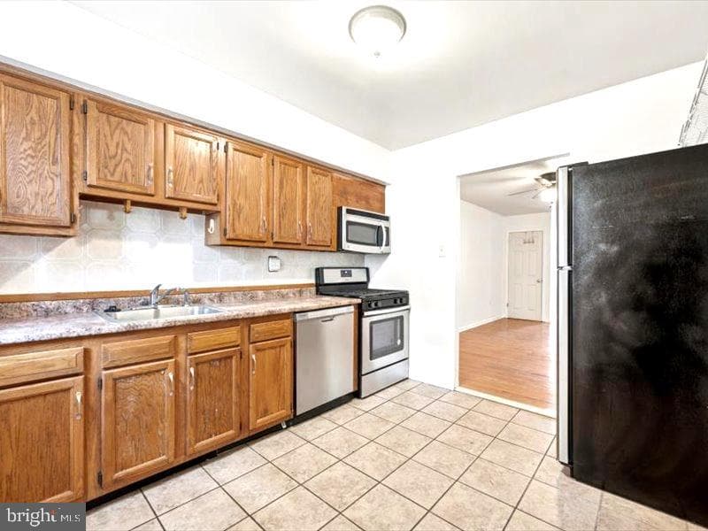 1710 Edgley Street photo 8