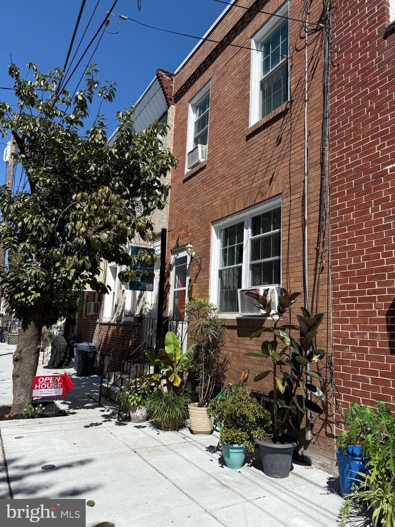 429 Dudley Street photo 17